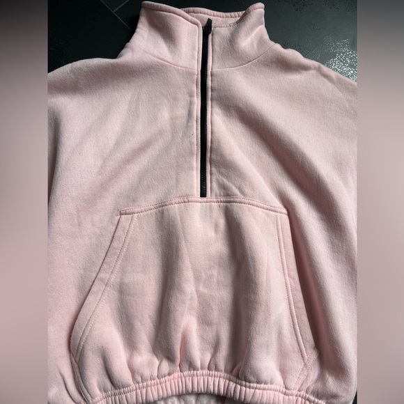 PrettyLittleThings Cropped Sweatshirt, Baby Pink, Size M - Picture 2 of 10